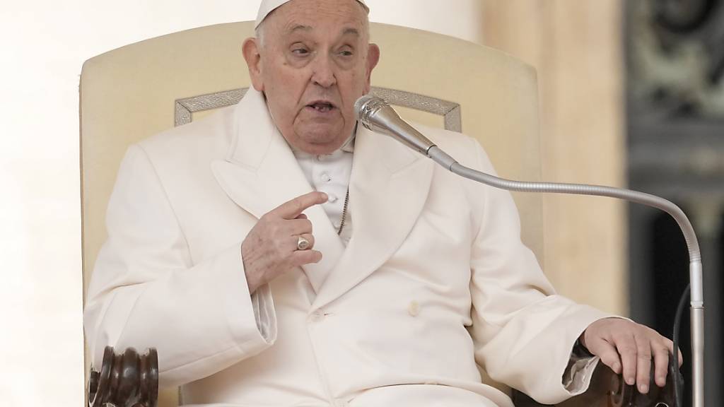 Papst Franziskus bei der Generalaudienz auf dem Petersplatz. Foto: Andrew Medichini/AP