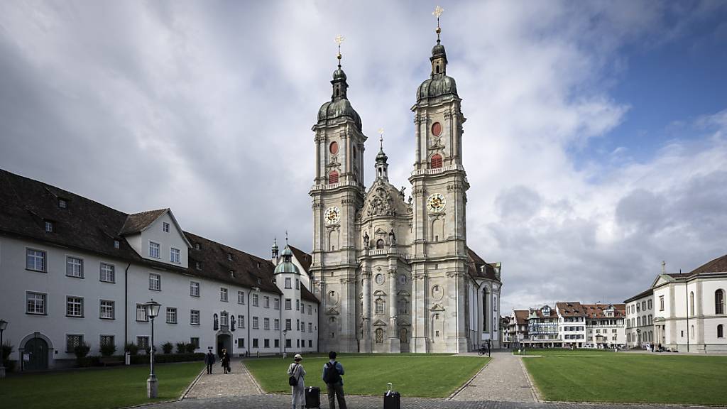 Das Bistum St.Gallen und der katholische Konfessionsteil wollen gemeinsam die bisherigen Massnahmen gegen sexuellen Missbrauch unter die Lupe nehmen. (Symbolbild)