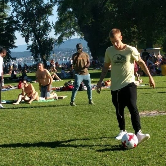 Justin Bieber spielt Fussball in Zürich