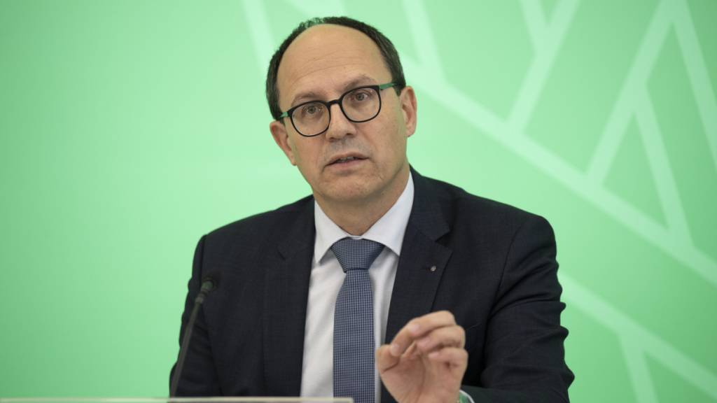 Der St. Galler Finanzchef Marc Mächler (FDP) präsentierte nach zwei Jahren mit tiefroten Zahlen wieder ein positives Rechnungsergebnis. (Archivbild)