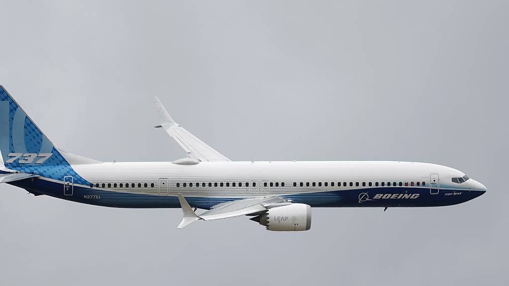 Bei Boeing haben im vergangenen Quartal Sonderbelastungen für einen Verlust gesorgt. Unter dem Strich gab es ein Defizit von 149 Millionen Dollar. (Archivbild)
