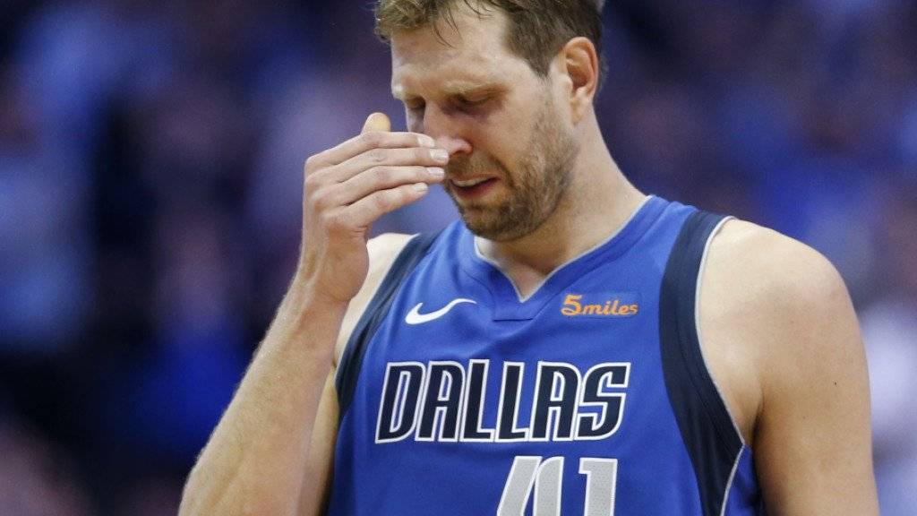 Tränen in den Augen: Der zurücktretende NBA-Star Dirk Nowitzki von den Dallas Mavericks.