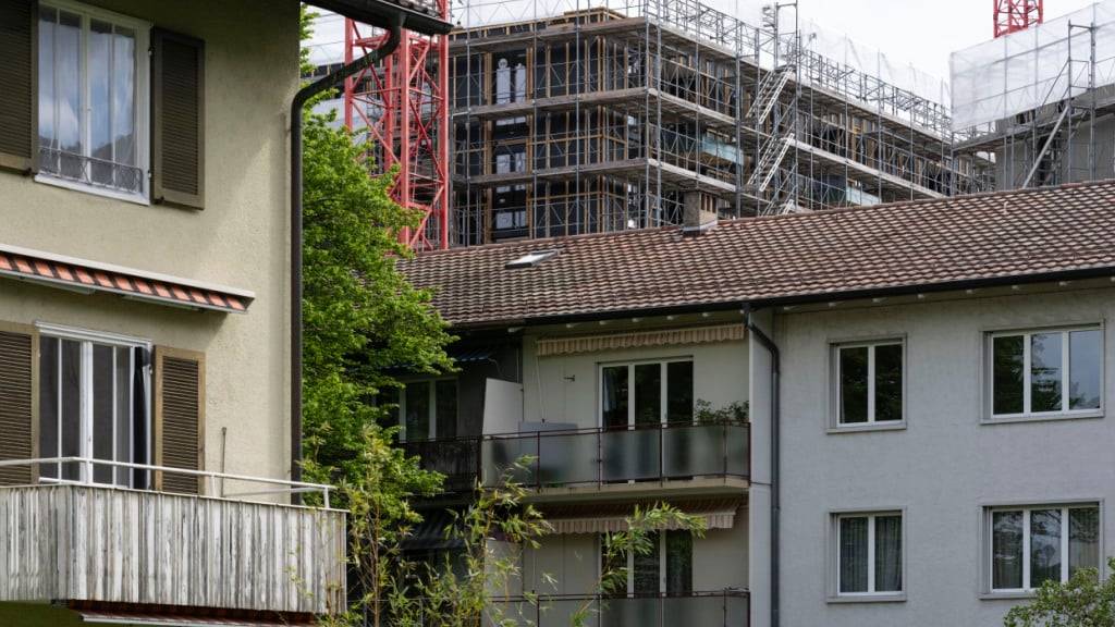 Mehr günstige Wohnungen: Der Zürcher Kantonsrat will lieber den Rahmenkredit für die Darlehen der Wohnbauförderung erhöhen, als den Gemeinden ein Vorkaufsrecht einzuräumen. (Symbolbild)