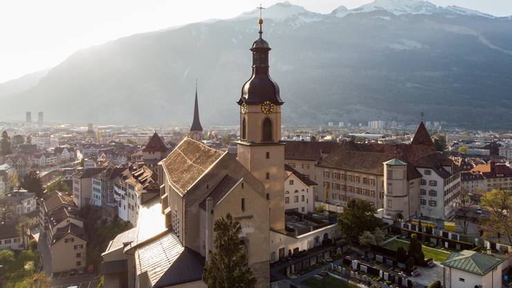 Bistum Chur soll überraschend einen neuen Bischof erhalten ...
