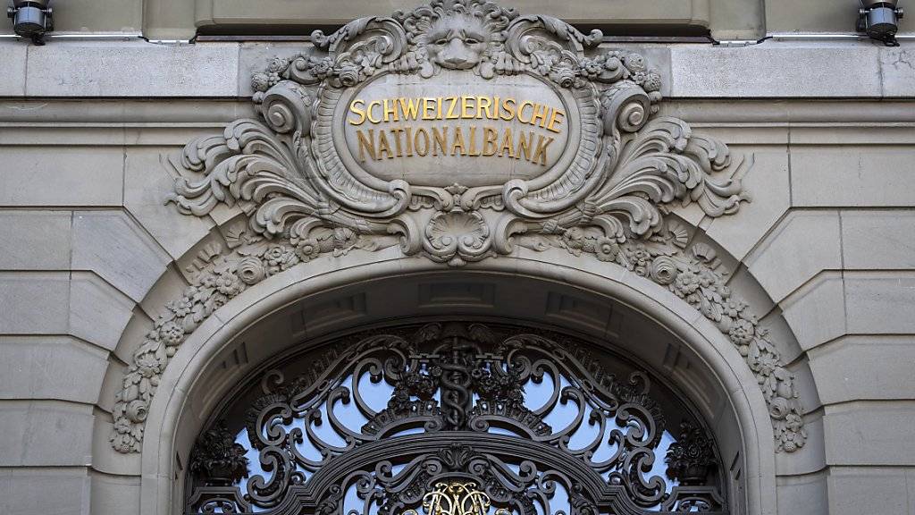 Die Schweizerische Nationalbank hat im ersten Halbjahr dank einem gruten Börsenumfeld mehr Gewinn erzielt. (Archivbild)