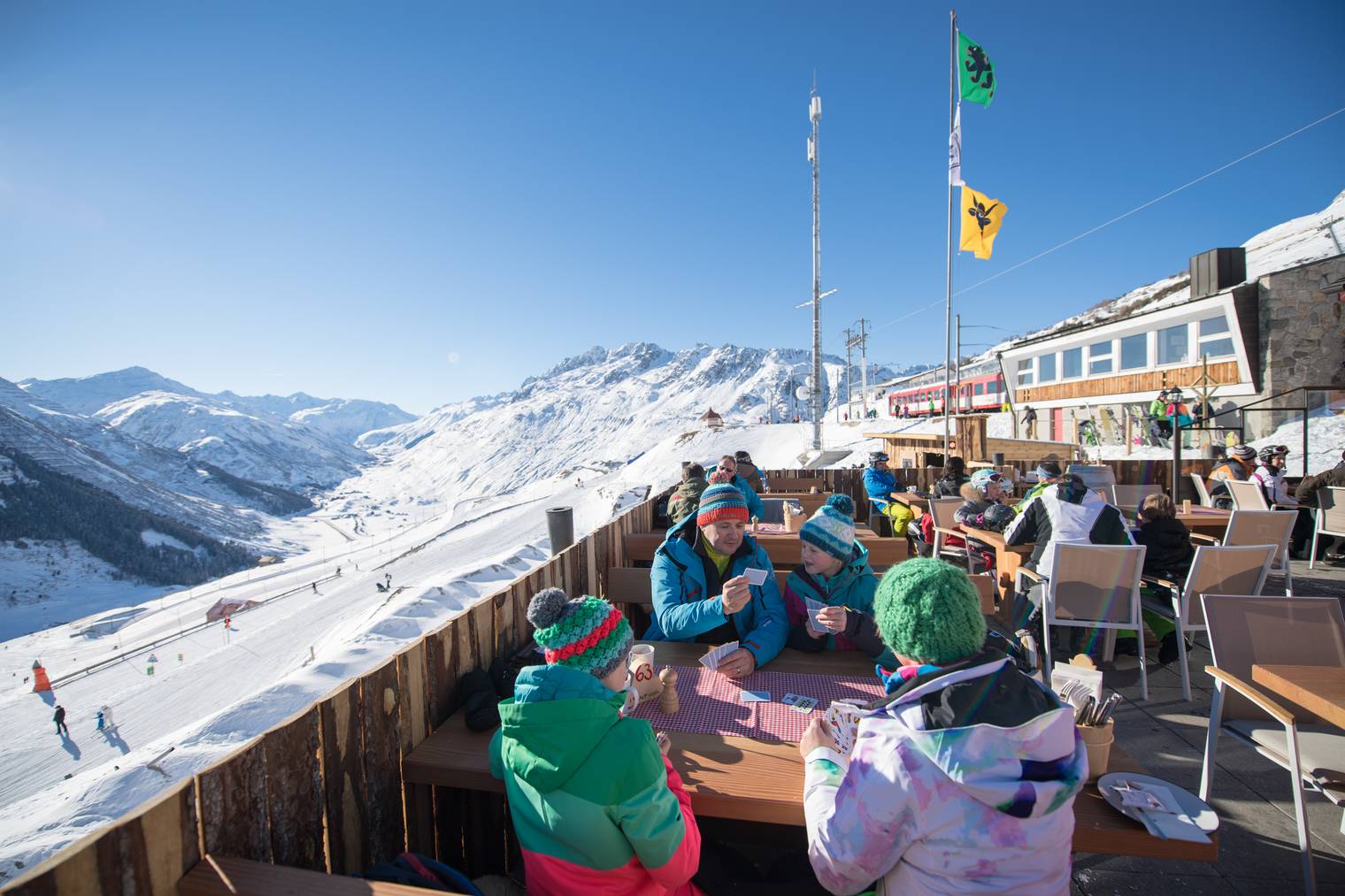 Gemütliche Stimmung in der Alp-Hittä Nätschen.