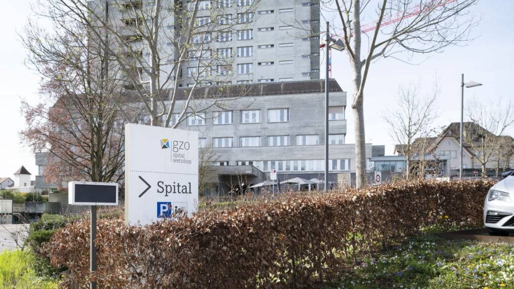 Nun wird das Spital Wetzikon ein Fall fürs Zürcher Obergericht. Es muss entscheiden, ob der Schuldenruf für die Anleihengläubiger rechtens ist. (Archivbild)