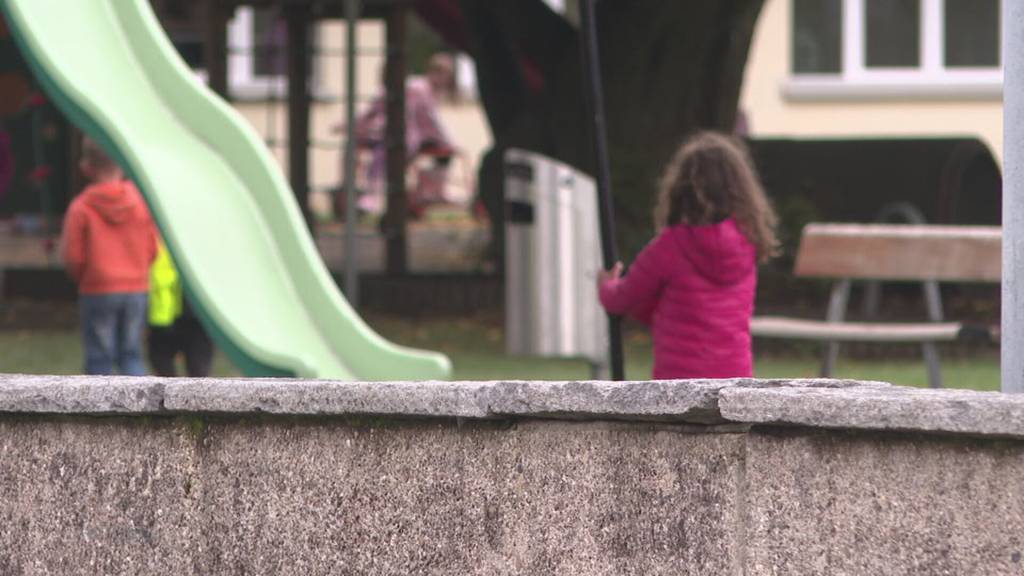 Gefahr für Kinder?: Neben Schulhaus in Dulliken sollen Suchtpatienten einziehen
