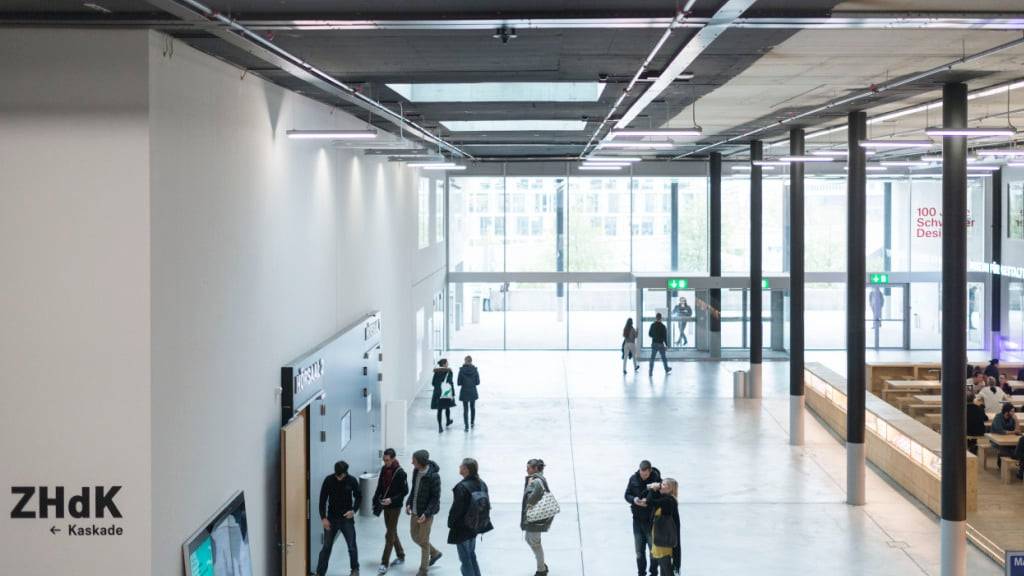 Am Refresh-Festival im Zürcher Toni-Areal sollen sich Menschen über die Schnittstelle von Kunst, Design und Technologie austauschen. (Archivbild)
