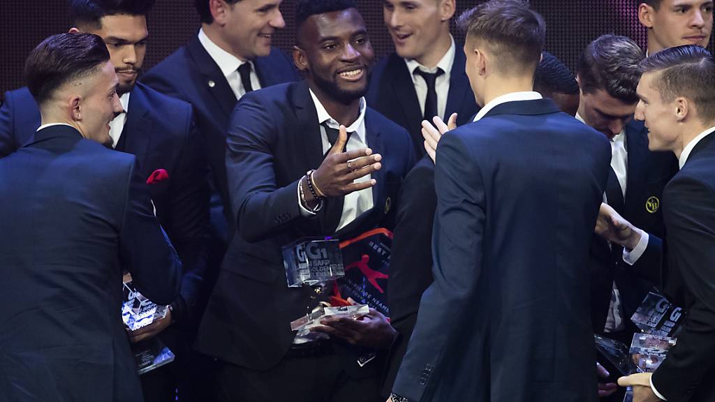 An der letzten SFL Award Night am 20. Januar in Bern wurde Jean-Pierre Nsame (Mitte) von den Young Boys als «Best Player» ausgezeichnet