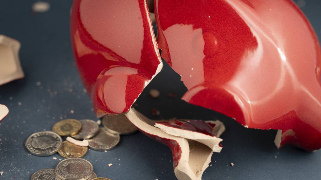 Trotz hohem Sparwillen fällt es vielen Schweizerinnen und Schweizern schwer, Geld auf die Seite zu legen. (Symbolbild)