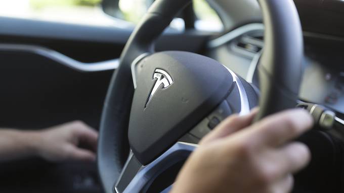 Tesla liefert erste Fahrzeuge aus neuem Werk in Shanghai aus