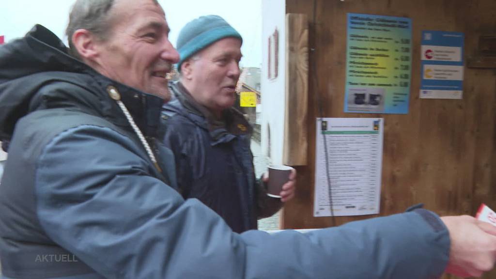 Süsser die Münzen nie klingen: Wie verbreitet ist das Bezahlen mit Bargeld auf dem Weihnachtsmarkt noch?