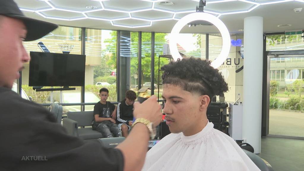 Dank Tiktok-Videos: Wegen speziellen Frisuren wird ein Zuchwiler Coiffeur von Kunden überrannt
