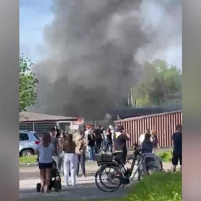 Flammen in Bootshalle Lachen: 12 Boote wurden zerstört