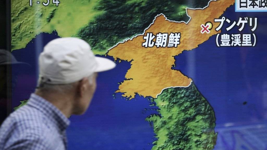 Das japanische Fernsehen berichtet über den neuen Atomwaffentest in Nordkorea.