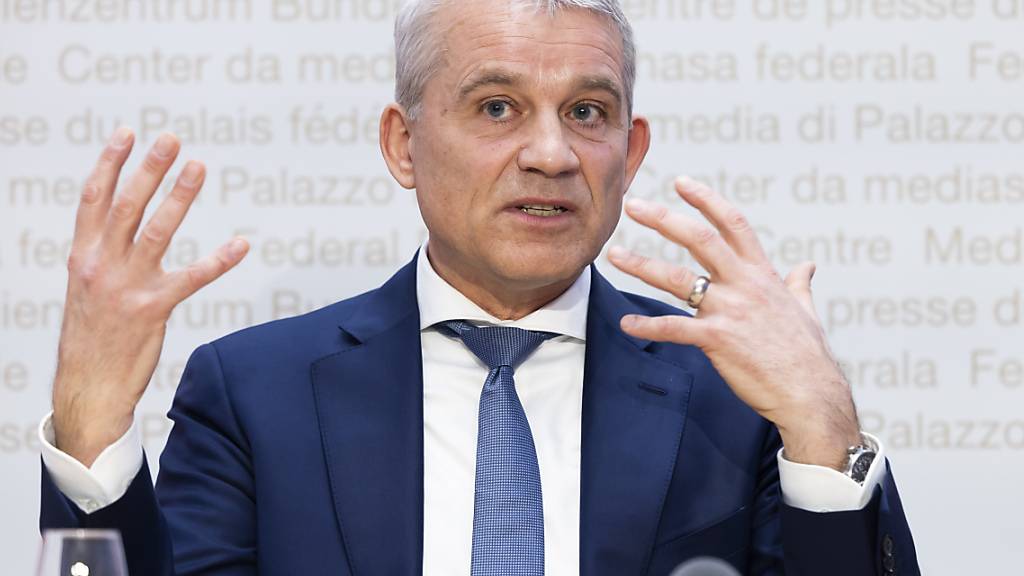 SP-Bundesrat Beat Jans stellt nach 100 Tagen im Amt den Medienvertretern seine politischen Schwerpunkte vor.