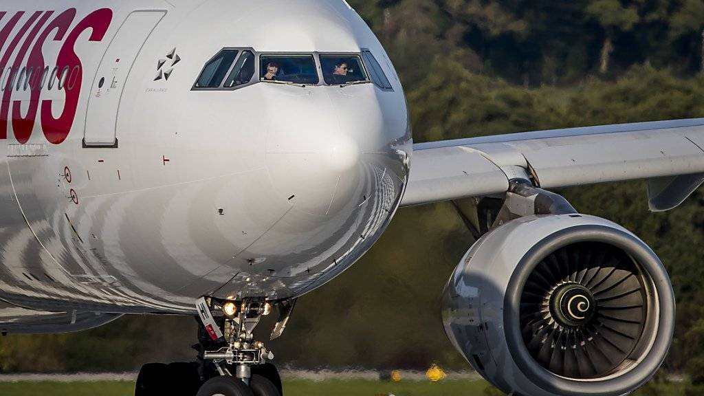 Der Pilot eines Swiss-Airbus hat in Mumbai beim Starten wegen eines Triebwerkschadens brüsk abbremsen müssen. (Archivbild)