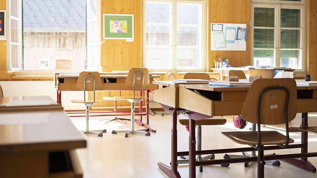 Die Lehrerverbände in drei Kantonen lancieren Initiativen zum Erhalt der Bildungsqualität und gegen den Lehrkräftemangel. (Symbolbild)