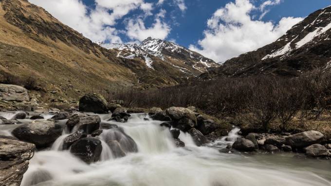 Alpenbäche weniger CO2 auf