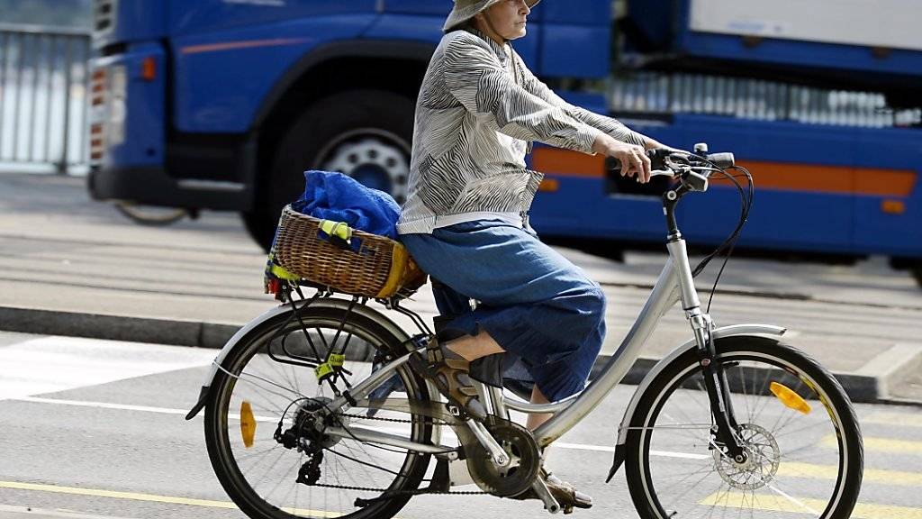 Auch regelmässige Fahrten mit dem E-Bike können die Fitness verbessern. Dies hat eine Studie Basler Forscher im Rahmen der Aktion «Bike to Work» gezeigt. (Symbolbild)