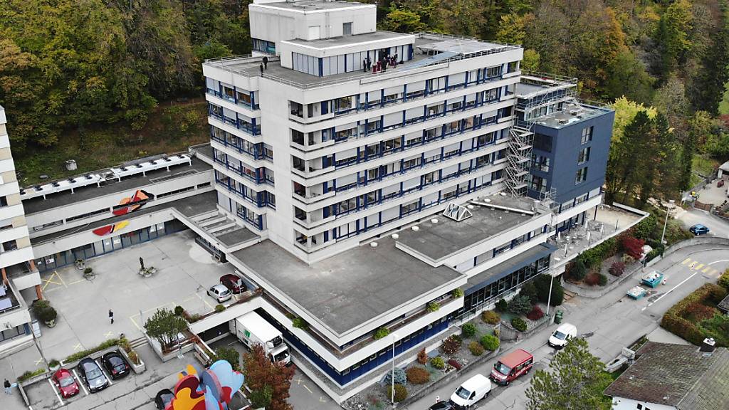 Visana und Aevis kooperieren bereits beim Spital Berner Jura in Moutier (Hopital du Jura Bernois), das unter dem Namen ''Reseau de l'Arc" zum integrierten Gesundheitsversorger wird. (Archivbild)