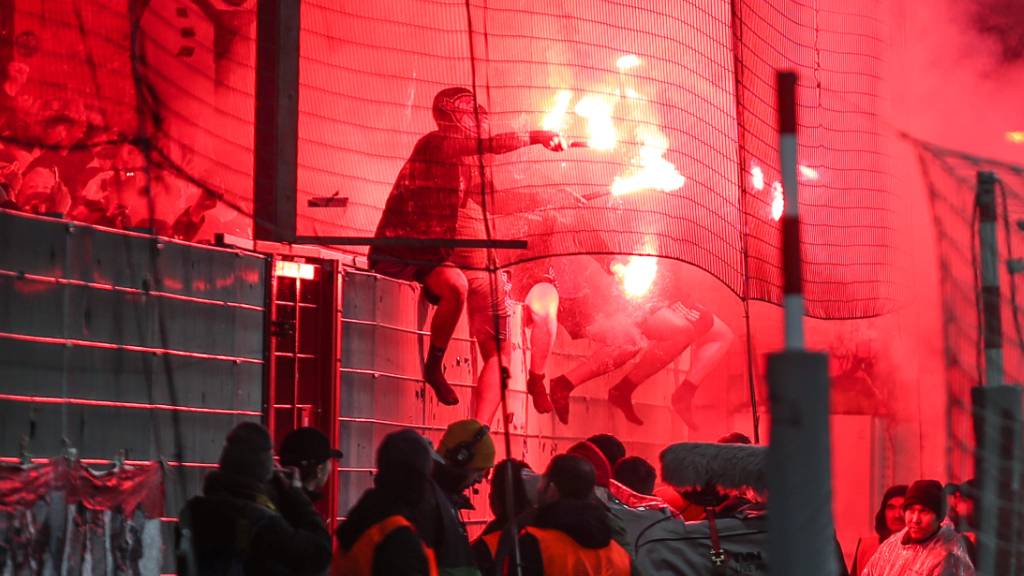 Die pyrotechnischen Extravaganzen der Fans kommen Union Berlin teuer zu stehen