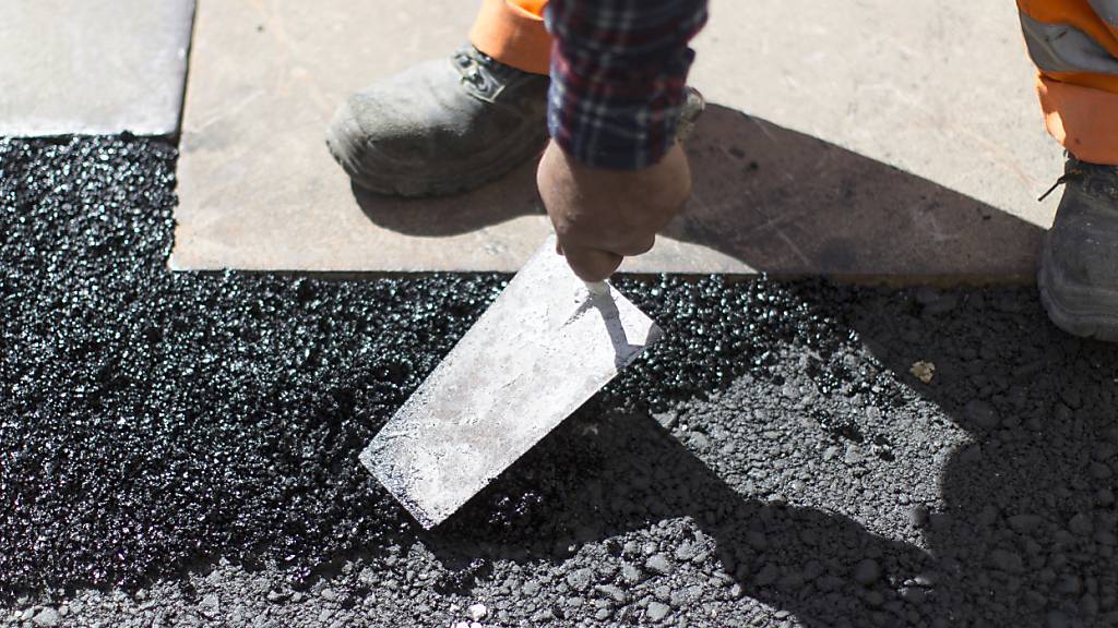 Die Grundstrasse in Schwyz soll saniert und ausgebaut werden. (Symbolbild)