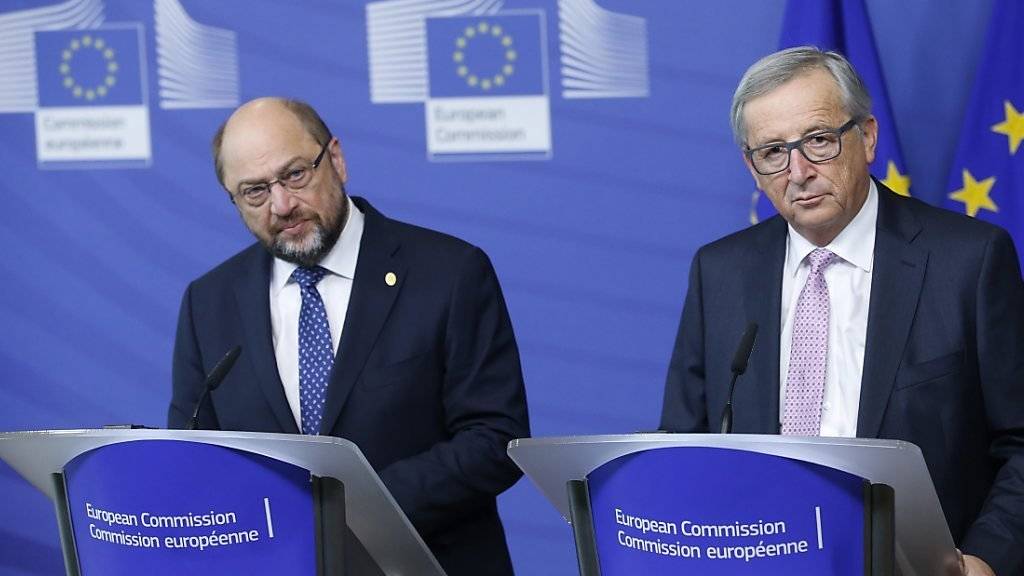 Sie sehen noch kein Ende der EU-Krise: EU-Parlamentspräsident Martin Schulz (links) und EU-Kommissionspräsident Jean-Claude Juncker. (Archiv)