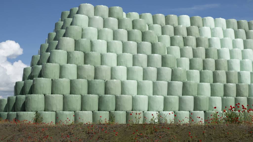 Nicht verwertbare Abfälle wie Asche aus Kehrichtverbrennungsanlagen und kontaminierte Erde werden in Ballen verpackt und in Deponien gelagert. (Archivbild)