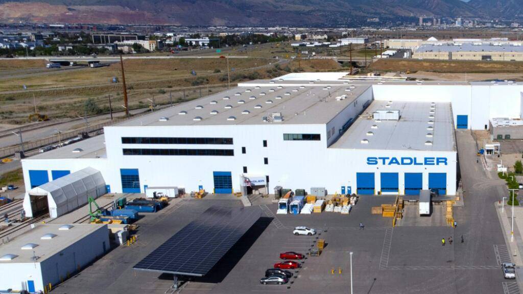 Der Zugbauer Stadler Rail erweitert sein US-Werk in Salt Lake City aus und schafft mehr neue Jobs als ursprünglich geplant. Die Zahl der Angestellten wird laut den Plänen auf über 1000 anwachsen.(Bild vom Unternehmen)