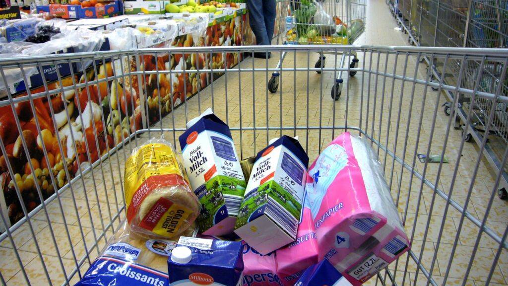 Die Inflation hat in der Eurozone im 2023 zum Jahresende hin wieder zugenommen. So wurden etwa Nahrungsmittel teurer.(Symbolbild)