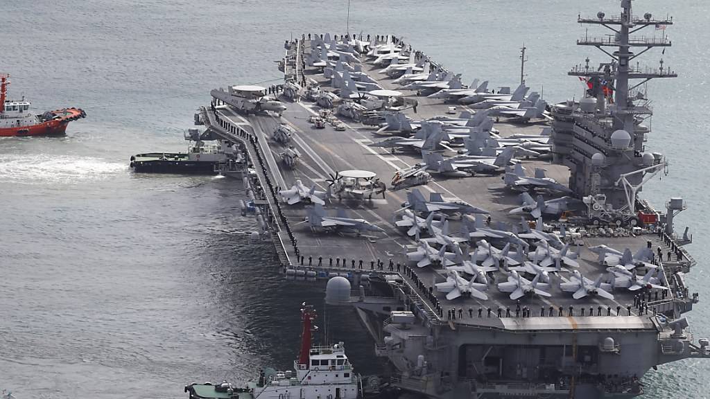 Die USA schicken den Flugzeugträger «USS Ronald Reagan» zu einer Grossübung ins Südchinesische Meer. Damit wollen die Vereinigten Staaten ein Zeichen der Macht in dieser Region setzen. (Archivbild)