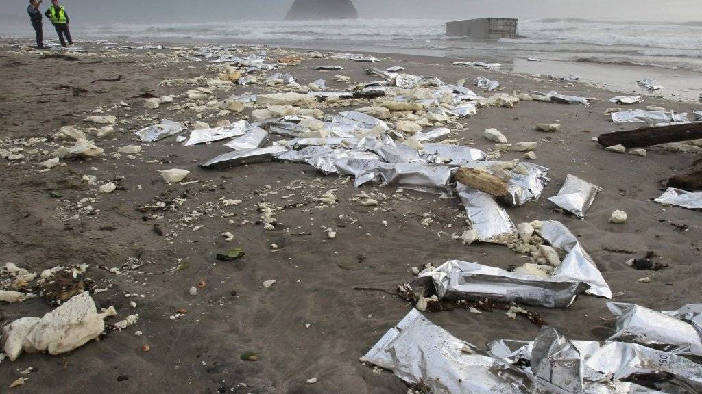 Plastik im Wasser, Plastik am Strand: Die Meeresverschmutzung bedrängt Fische zunehmend. (Symbolbild)
