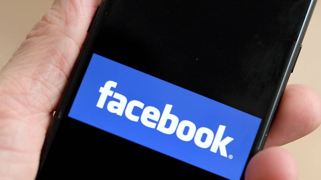 Facebook hat laut britischem Parlament gegen den Datenschutz verstossen. (Archiv)