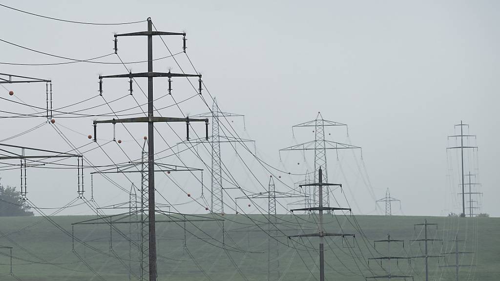 In Ingenbohl sind die Abgaben für Stromleitungen an die Gemeinde nicht mehr umsatzabhängig. (Symbolbild)