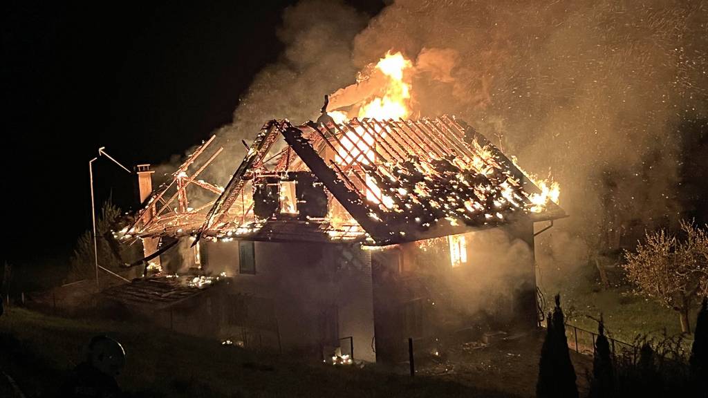 Haus in Udligenswil nach Brand vollständig zerstört