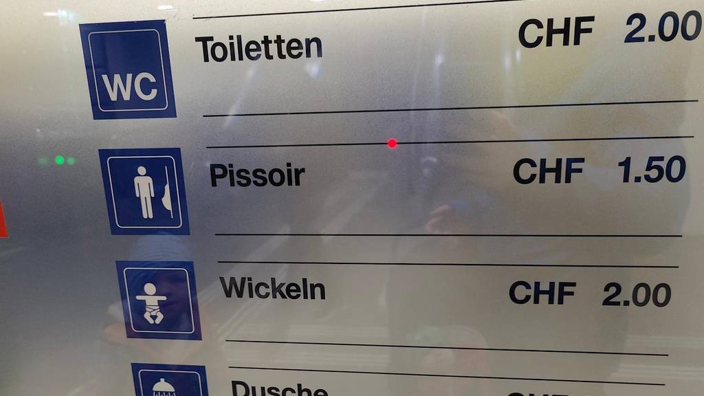 Wickeltisch kostet mehr als Pissoir