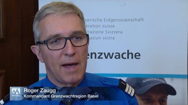 Schweizer Grenzwächter am Anschlag