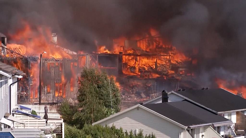Grossbrand in Norwegen – bereits 100 Häuser zerstört