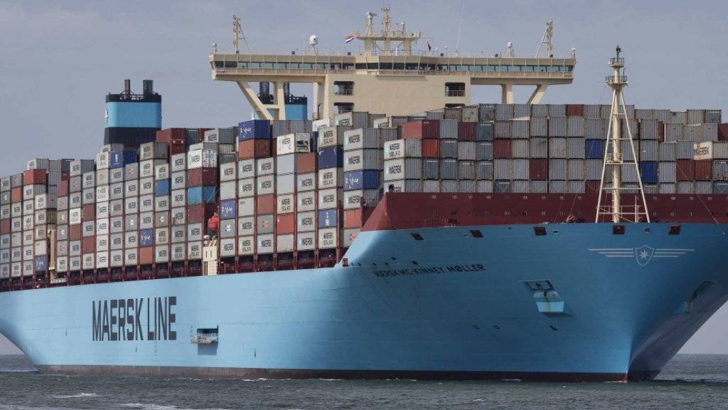 Ein Containerschiff der Reederei Maersk macht sich schon bald auf die Reise durch die Arktis.(Archivbild)
