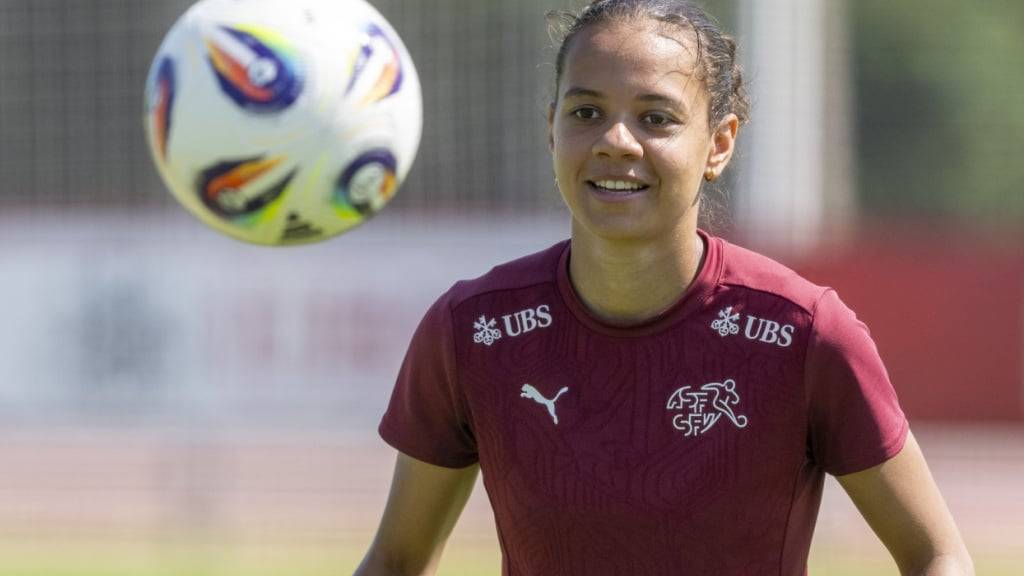 Die Nationalspielerin Iman Beney wagt mit 18 Jahren den Sprung nach England zu Manchester City