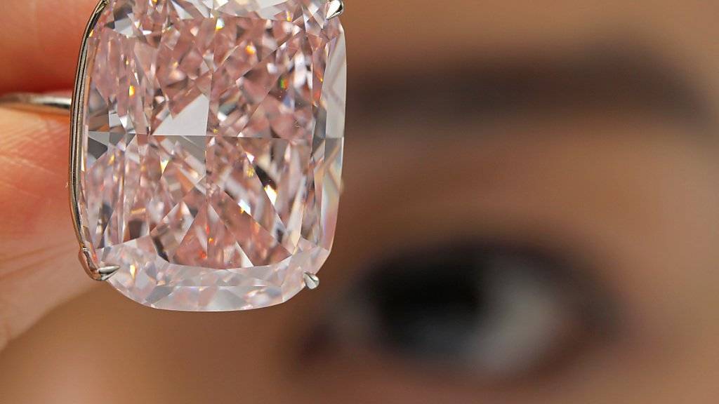Niemand wollte den pinken Diamanten - bei einer Auktion in Genf wurde der «Raj Pink» nicht verkauft. (Archiv)