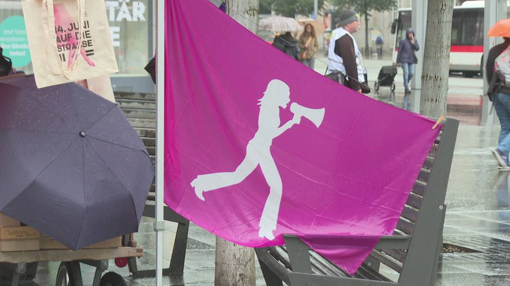 Weg mit dem Patriarchat: Feministischer Frauenstreik in St.Gallen