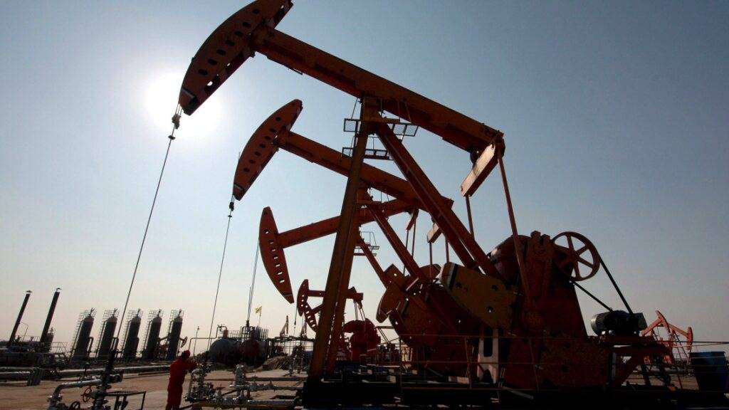 Ein Barrel Öl der Nordseesorte Brent für rund 90 US-Dollar: Die Ölpreise verbleiben auf zehnmonatigen Höchstständen. (Archivbild)