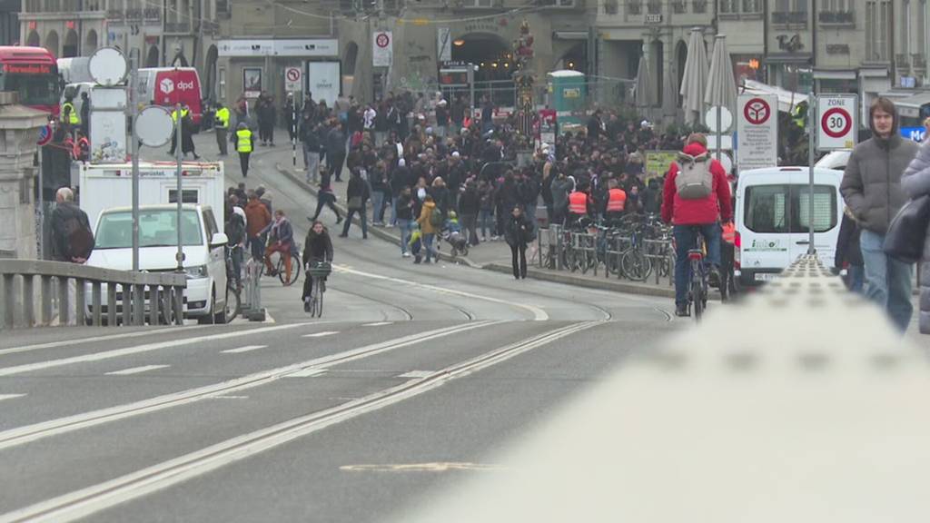 1'700 Lyon-Fans laufen durch Bern