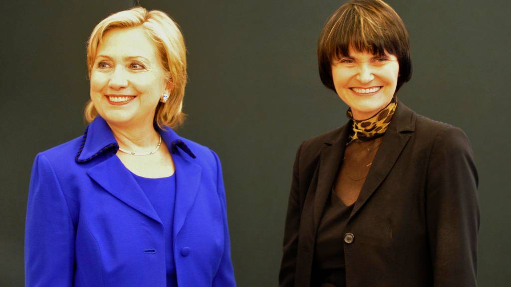 Micheline Calmy-Rey im Jahr 2009, zusammen mit der damaligen US-Aussenministerin Hillary Clinton, als in Zürich ein Friedensabkommen zwischen der Türkei und Armenien unterzeichnet wurde.