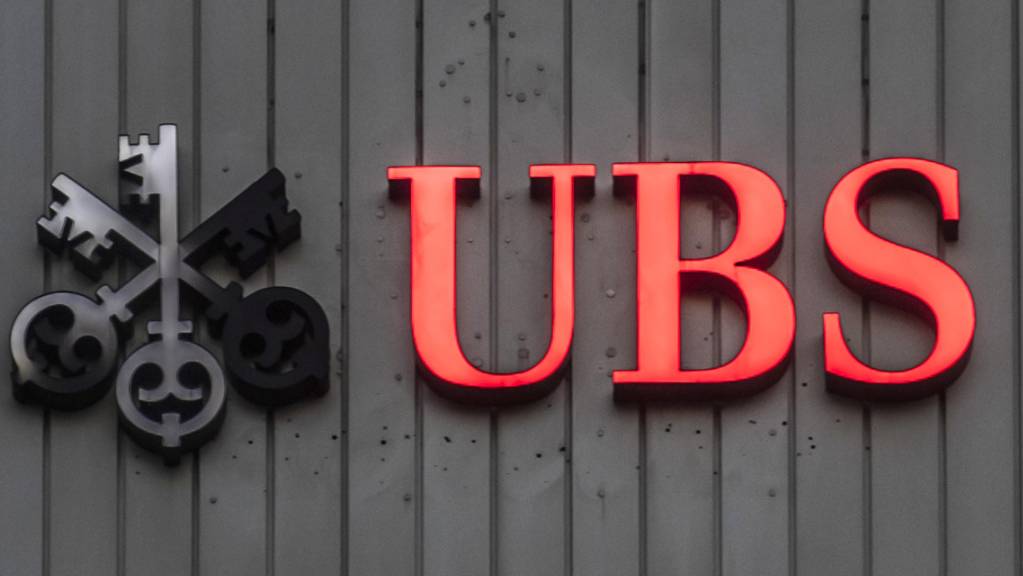 Die Grossbank UBS wehrt sich weiter gegen eine bedingungslose Lieferung von UBS-Kundendaten im Zusammenhang mit dem Amtshilfegesuch aus Frankreich. (Archivbild)