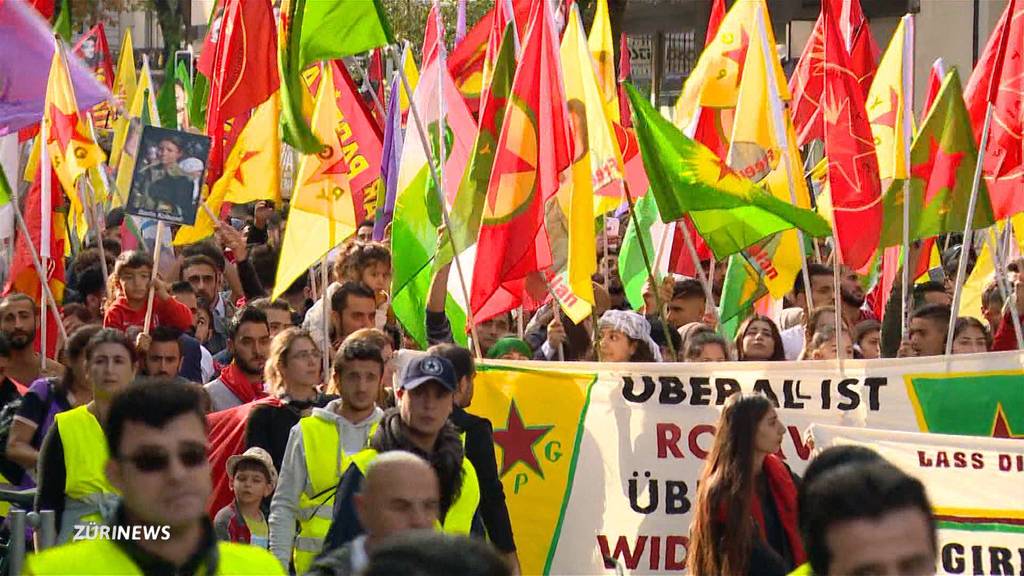 Tausende Kurden demonstrieren in Zürich gegen türkische Offensive