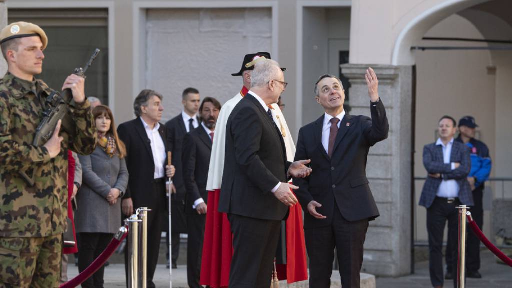 Bundespräsident Ignazio Cassis empfängt den lettischen Präsidenten Egils Levits in Lugano.